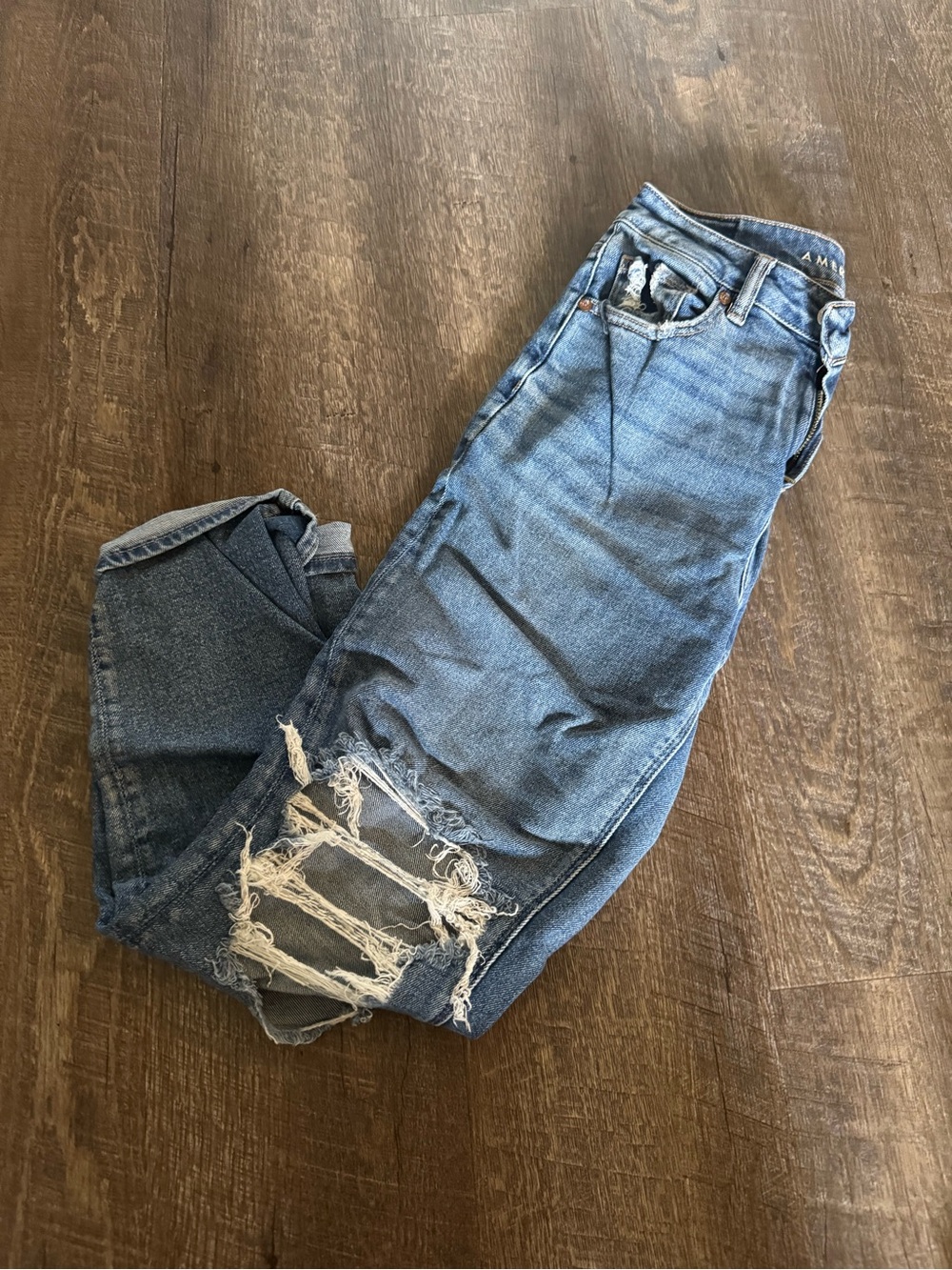 American Eagle Outfitters Women's MOM Straight Leg Distressed Blue Jeans